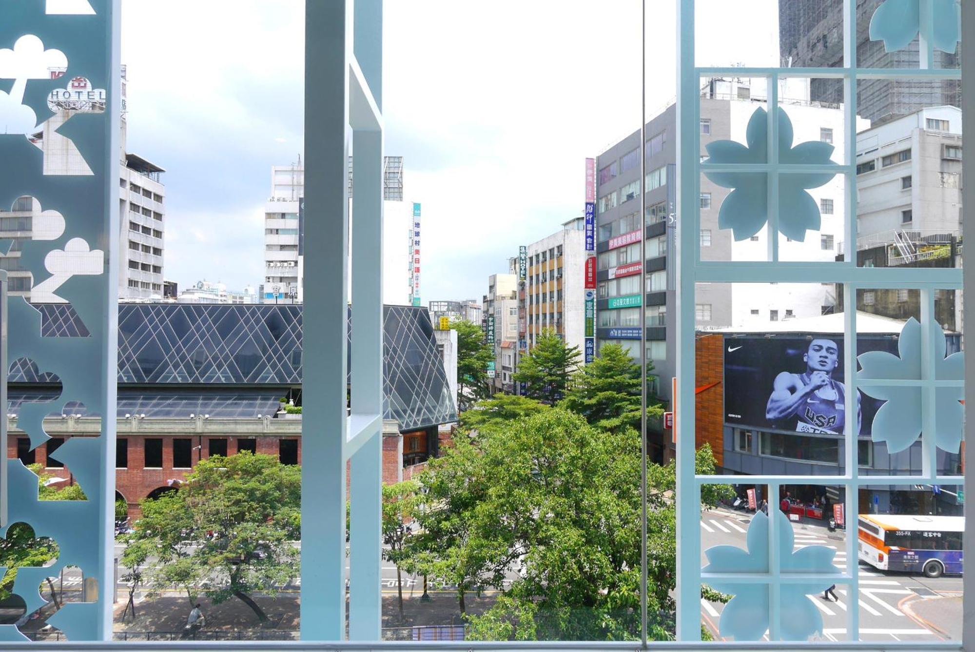 Shin Sei Bashi Hotel Taichung Rum bild