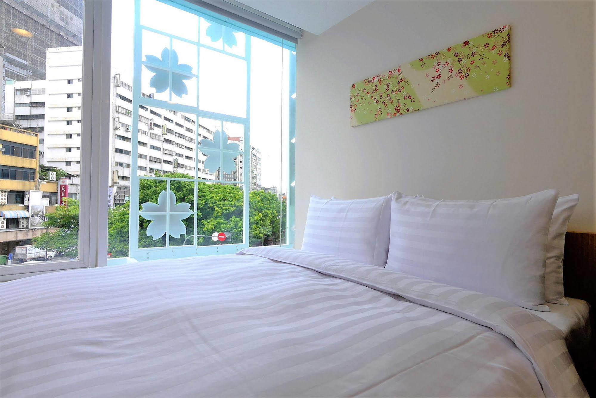Shin Sei Bashi Hotel Taichung Exteriör bild